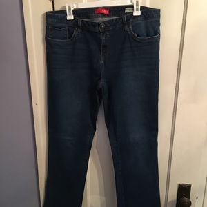 GUESS medium rise slim boot jean
